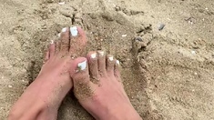 Amateur Foot Fetish Girlfriend Sucks and gives a Footjob