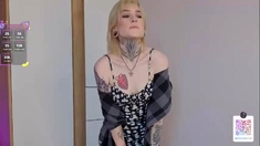 Amateur blonde having solo pleasure