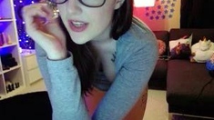 Brunette Solo Webcam Masturbation