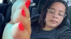 Amateur Foot Fetish Girlfriend Sucks and gives a Footjob