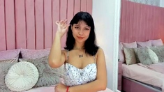 Amateur webcam babe showing her sexual goods