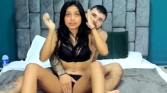 amateur stiefelschweine fingering herself on live webcam