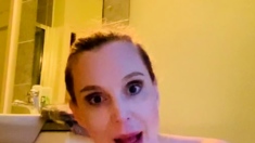 Close up MiLF getting it in the ass