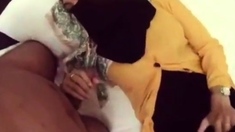 Bini Berpurdah Gersang Sangap Batang